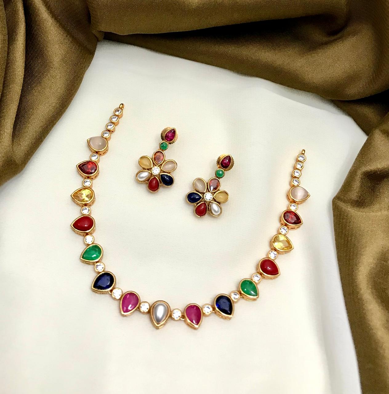 Multicolor Stone Floral Necklace Set